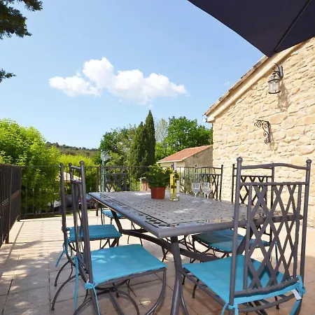 Flat With Private Pool In The Heart Of Nature