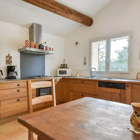 Flat With Private Pool In The Heart Of Nature
