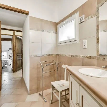 Flat With Private Pool In The Heart Of Nature