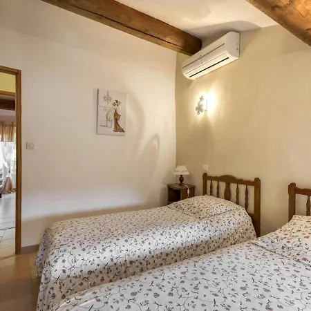 Flat With Private Pool In The Heart Of Nature Holiday home