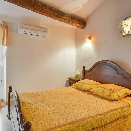Flat With Private Pool In The Heart Of Nature Holiday home Malaucene